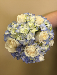 Hydrangea and Rose Bouquet Davenport Florist - Same Day Flower Delivery - Flower Power 